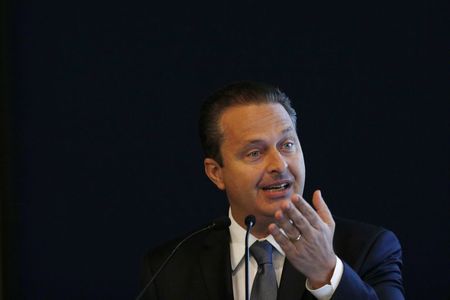 © Reuters. Candidato a presidente Eduardo Campos (PSB) durante sabatina na sede da CNI em Brasília 