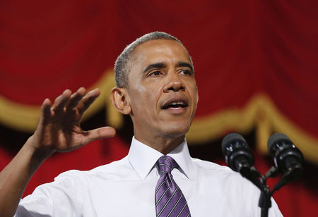 © Reuters. U.S. President Barack Obama talks about the economy at the Uptown Theater in Kansas City