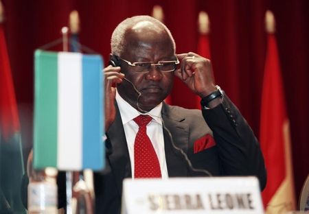 © Reuters. Sierra Leona declara el estado de emergencia por el brote de ébola 