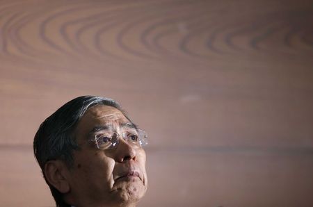 © Reuters. Bank of Japan Governor Kuroda attends a news conference at the BOJ headquarters in Tokyo