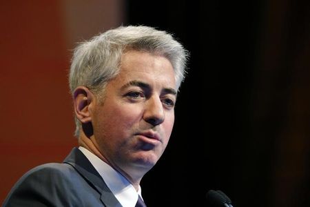 © Reuters. Ackman, founder and CEO of hedge fund Pershing Square Capital Management, speaks at the Sohn Investment Conference in New York