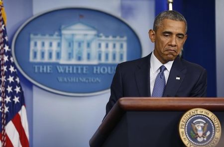 © Reuters. US President Barack Obama makes a statement while at the White House in Washington