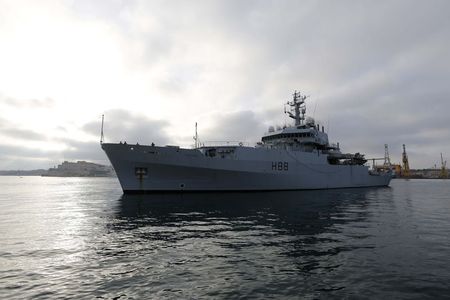 © Reuters. British Royal Navy ship HMS Enterprise arrives in Valletta