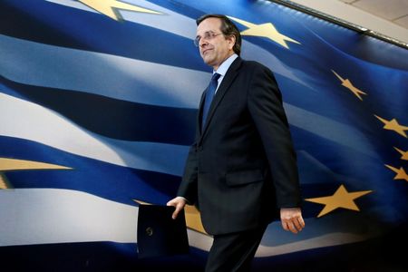 © Reuters. Europa estudia devolver el control de las reformas a Atenas 