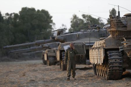 © Reuters. مسؤول: إسرائيل توافق على الاقتراح المصري لوقف إطلاق النار