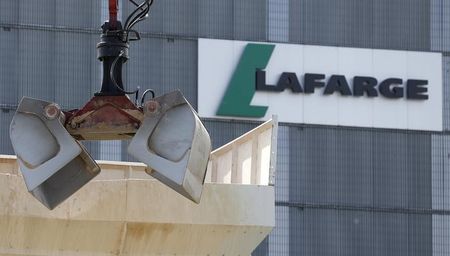 © Reuters. LAFARGE, À SUIVRE À LA BOURSE DE PARIS