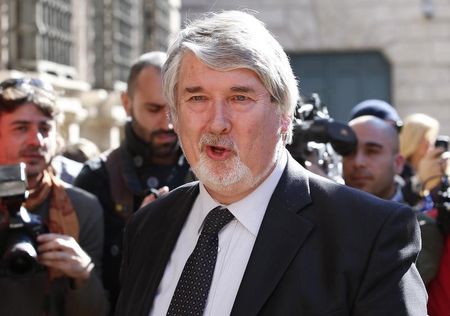 © Reuters. Italy's Minister of Labour and Social Policy Giuliano Poletti arrives for a confidence vote at the Senate in Rome