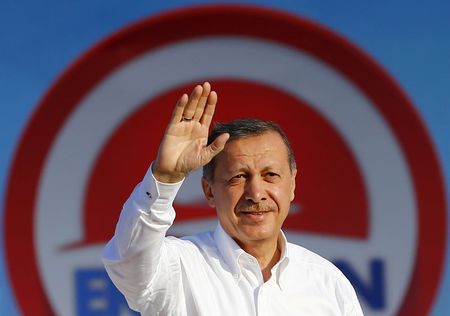 © Reuters. أردوغان يلخص رؤيته للرئاسة مع اقتراب الانتخابات التركية