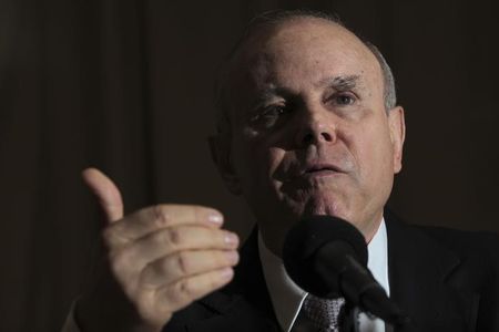 © Reuters. O ministro da Fazenda, Guido Mantega, fala em coletiva de imprensa em Brasília