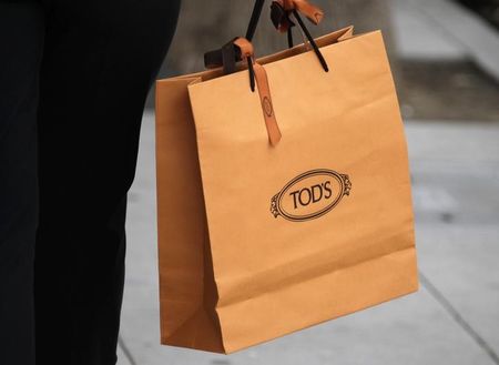 © Reuters. A shopping bag from the luxury brand Tod's is seen along Rodeo Drive in Beverly Hills