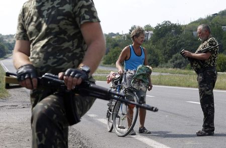 © Reuters. El Ibex-35 baja un 0,5 por ciento en la apertura entre temores por Ucrania