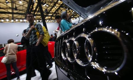 © Reuters. Автомобиль Audi на автосалоне в Шанхае