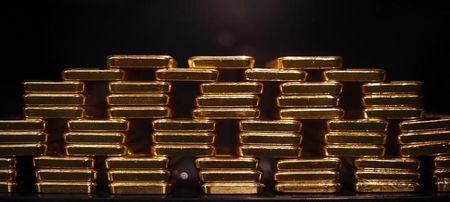 © Reuters. قطع الذهب في لندن صباحا على 1288.50 دولار للأوقية