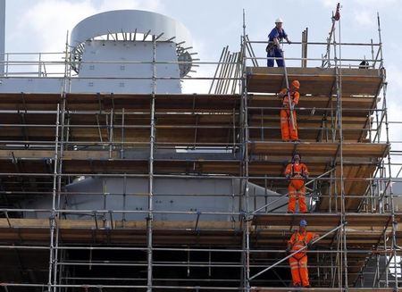 © Reuters. La producción industrial Reino Unido crece menos de lo previsto en junio