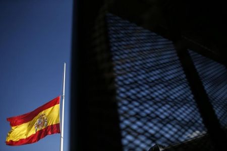 © Reuters. España coloca 3.132 millones de euros en bonos a tipos más bajos
