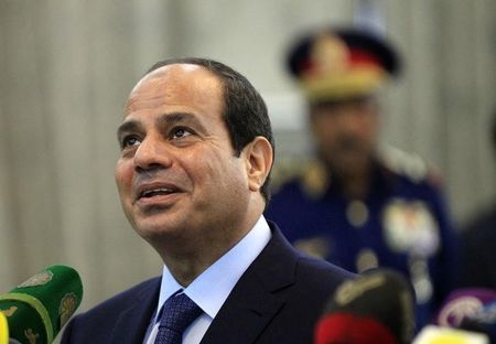 © Reuters. الرئيس المصري عبد الفتاح السيسي يزور السعودية الأحد