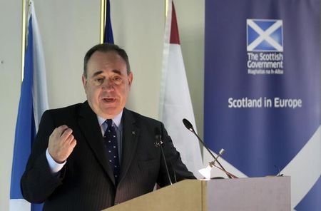 © Reuters. Scotland's First Minister Salmond delivers a speech at the College of Europe in Bruges