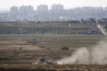 © Reuters. TSAHAL AFFIRME QUE LES PALESTINIENS ONT ROMPU LA TRÊVE, LE HAMAS DÉMENT