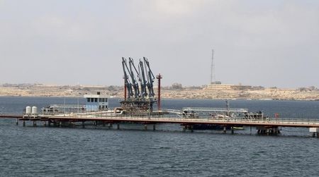 © Reuters. A general view of Libya's Hariga port in Tobruk, east of Benghazi