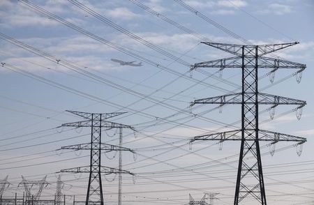 © Reuters. El rally de las eléctricas españolas depende de Ucrania