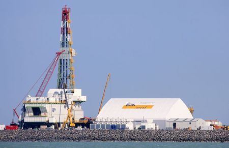 © Reuters. File photo of an Eni drill rig at an offshore island in the northern Caspian Sea