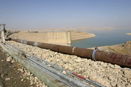 © Reuters. مسؤول كردي كبير يؤكد سيطرة الدولة الاسلامية على أكبر سد في العراق