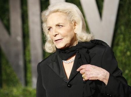 © Reuters. La estrella de cine Lauren Bacall fallece a los 89 años