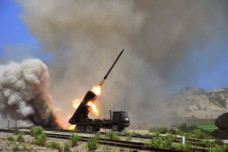 © Reuters. كوريا الشمالية تطلق ثلاثة صواريخ قصيرة المدى مع زيارة البابا لجارتها الجنوبية