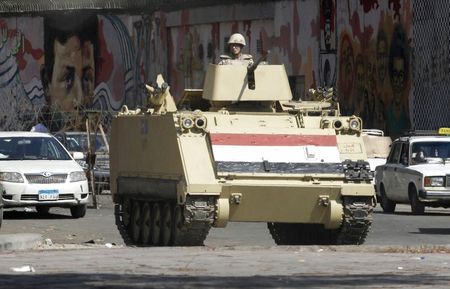 © Reuters. مصادر أمنية: مقتل اثنين في اشتباكات بين الأمن ومؤيدين لجماعة الإخوان بمصر