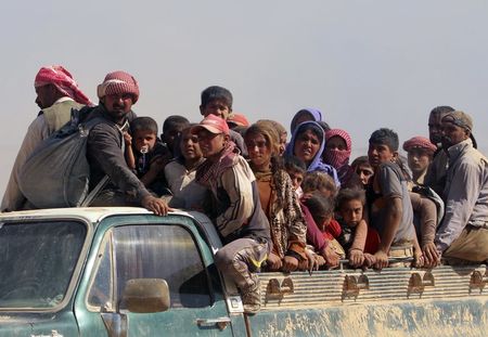 © Reuters. مسؤولون: مسلحو الدولة الاسلامية يذبحون 80 من اليزيديين في قرية بشمال العراق