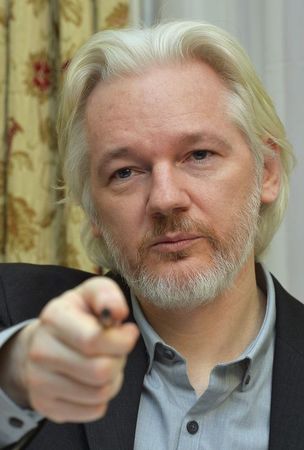 © Reuters. Julian Assange dice que dejará "pronto" la embajada de Ecuador en Londres