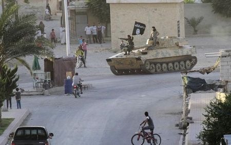 © Reuters. المرصد السوري: تنظيم الدولة الإسلامية يجند مقاتلين بوتيرة قياسية