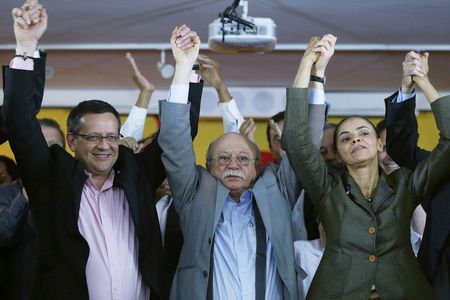 © Reuters. Marina Silva, Beto Albuquerque e Roberto Amaral na oficialização da chapa presidencial do PSB à Presidência