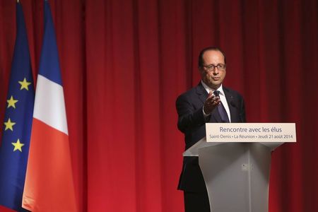 © Reuters. HOLLANDE VEUT ADAPTER LE PACTE DE RESPONSABILITÉ À L’OUTRE-MER