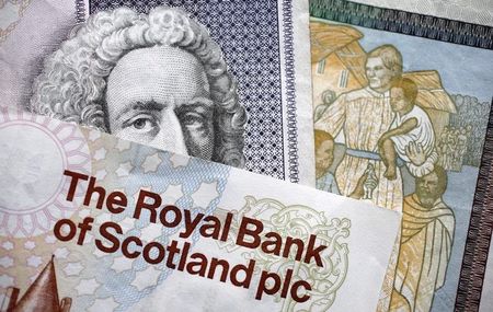 © Reuters. Scottish bank notes are displayed in London