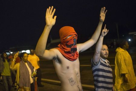 © Reuters. احتجاجات هادئة في ميزوري لليوم الثالث على التوالي