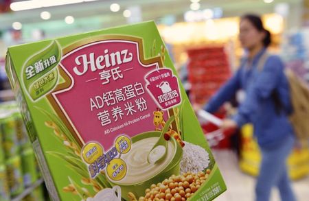 © Reuters. A box of Heinz AD Calcium Hi-Protein Cereal, which is part of a batch of the cereal not affected by a recent recall, is pictured at a supermarket in Hangzhou