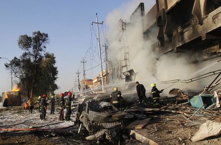 © Reuters. تعطل شبكة زين العراق للمحمول في كركوك بسبب تفجيرات