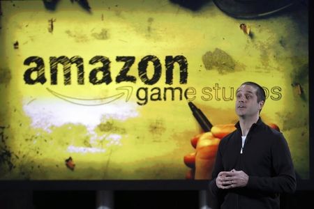 © Reuters. Вице-президент Amazon Майк Фраццини на презентации Amazon Fire TV