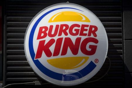 © Reuters. Burger King acuerda la compra de la canadiense Tim Hortons