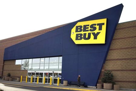 © Reuters. File photo of Best Buy store is pictured in Westminster, Colorado