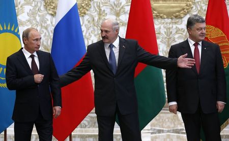 © Reuters. À MINSK, KIEV ET MOSCOU AFFICHENT LEUR VOLONTÉ D'OUVRIR UN DIALOGUE