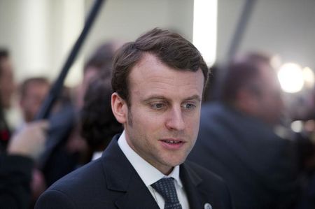 © Reuters. EMMANUEL MACRON, NOUVEAU MINISTRE DE L'ÉCONOMIE