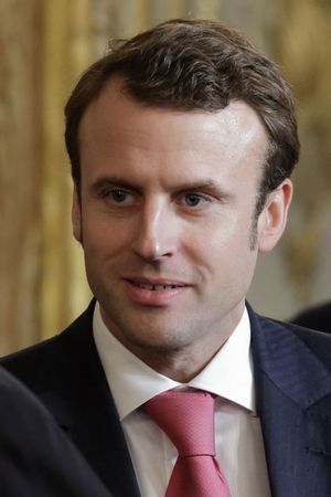 © Reuters. Macron, nuevo ministro de Economía francés en el nuevo gabinete