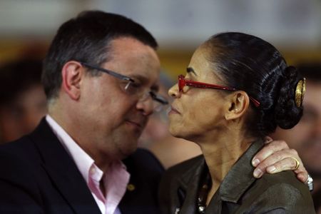 © Reuters. Candidatos do PSB Marina Silva e Beto Albuquerque em Brasília