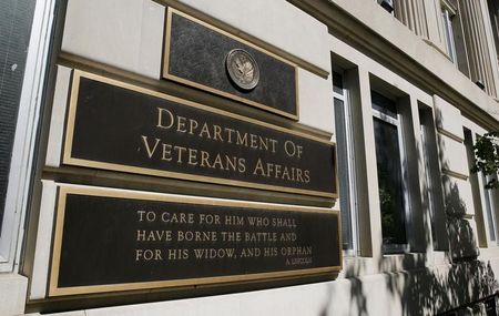 © Reuters. The sign of the Department of Veteran Affairs is seen in front of the headquarters building in Washington