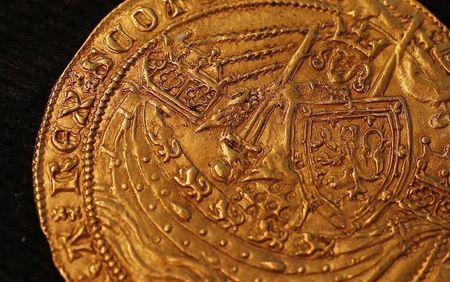 © Reuters. The first gold coin minted in Scotland is displayed at the Hunterian Museum at Glasgow University in Glasgow, Scotland