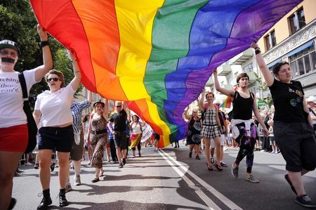 © Reuters. Parada Gay em Estocolmo