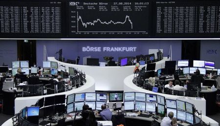 © Reuters. A board showing the curve of the German share price index DAX is pictured at the Frankfurt stock exchange