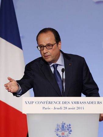 © Reuters. Presidente francês, François Hollande, discursa em conferência anual de embaixadores no Palácio do Eliseu, em Paris